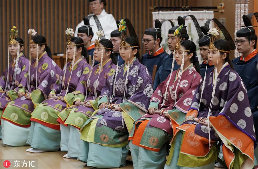 当地时间2019年1月12日,日本东京,东京国学院大学举行成人礼,将满20岁学生盛装参加神道教仪式。