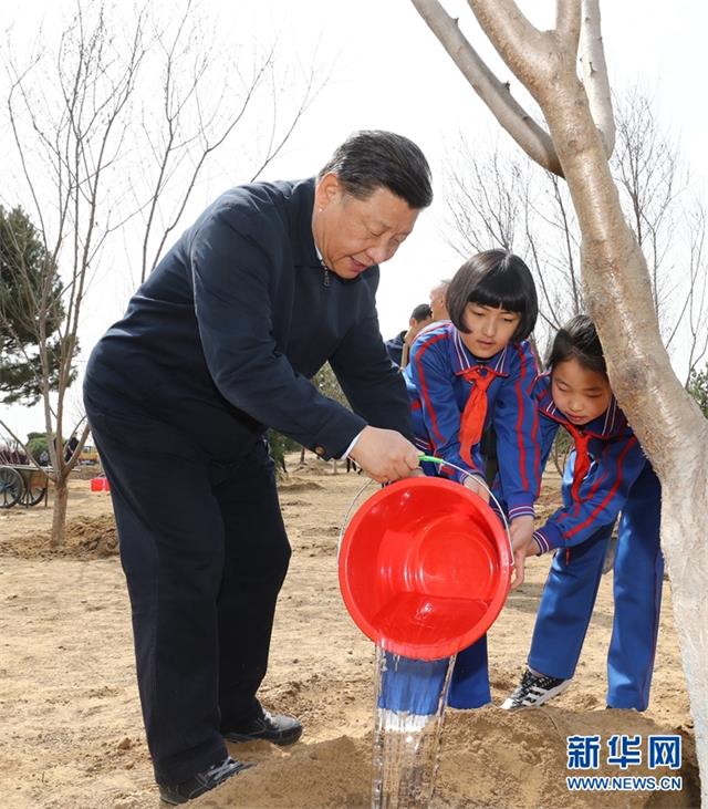 党和国家领导人参加首都义务植树活动