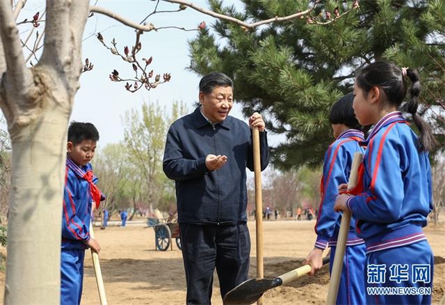 党和国家领导人参加首都义务植树活动