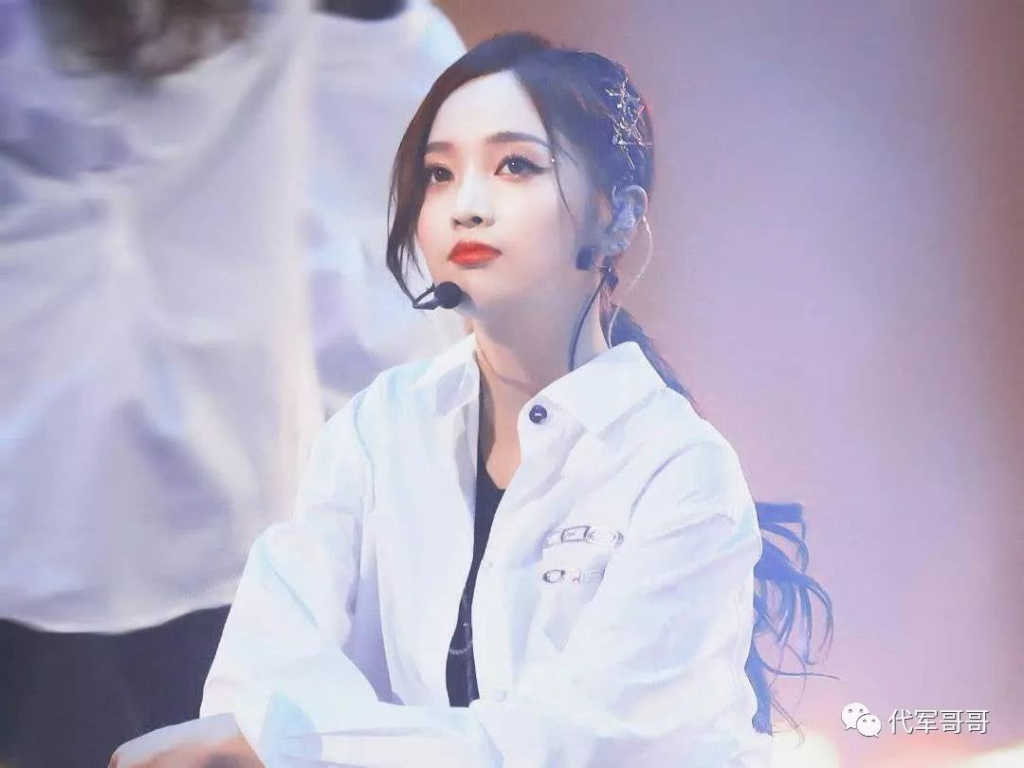 女星白衬衫排行 杨幂第八，第一非她莫属