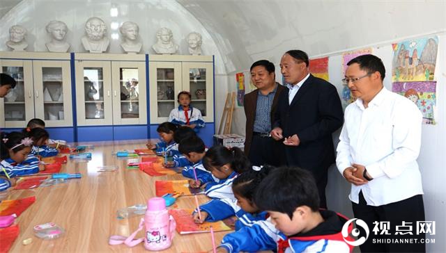 子洲县马岔镇中心小学举行榆林市2019“情暖童心 城乡手拉手送温暖”暨红领巾大讲堂活动