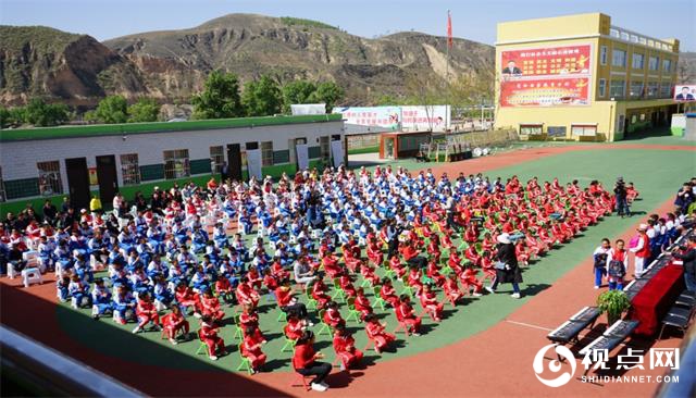 子洲县马岔镇中心小学举行榆林市2019“情暖童心 城乡手拉手送温暖”暨红领巾大讲堂活动