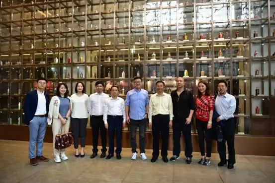 参观中国酒文化城