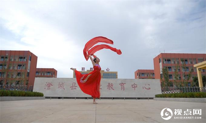 迎祖国七十华诞 澄城职教中心师生唱响《我和我的祖国》