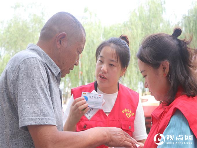 爱心义诊在乡间 志愿服务暖人心
