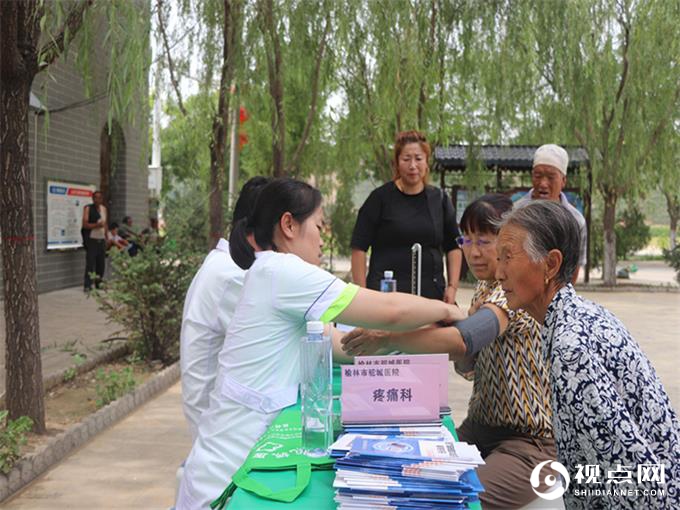 爱心义诊在乡间 志愿服务暖人心