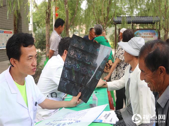 爱心义诊在乡间 志愿服务暖人心