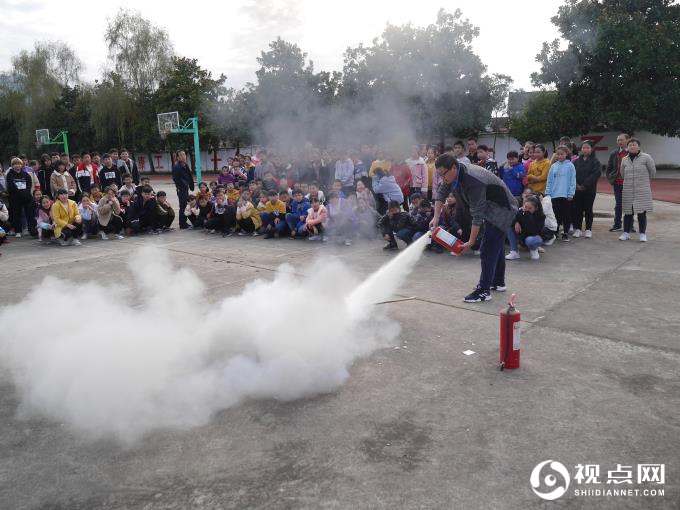 汉中市西乡县隆基中学举行消防安全应急疏散演练活动