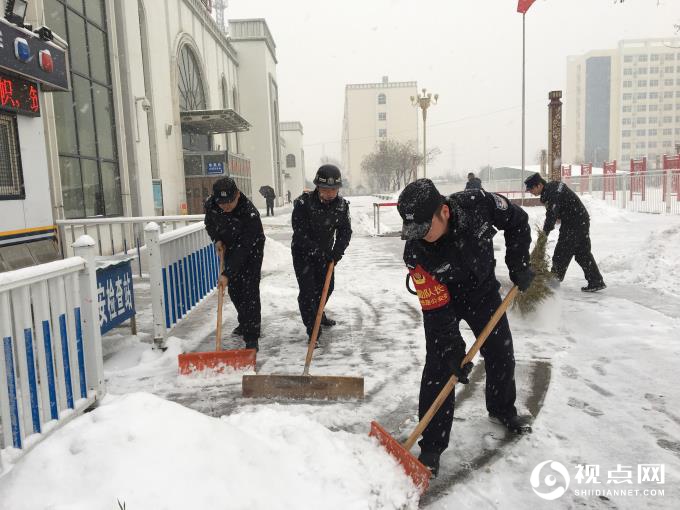 清扫积雪