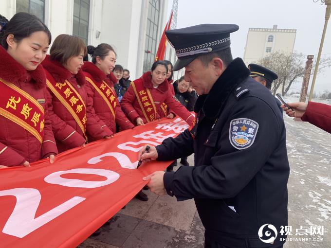 春运首日，绥德铁警全力以赴迎接春运“大考”