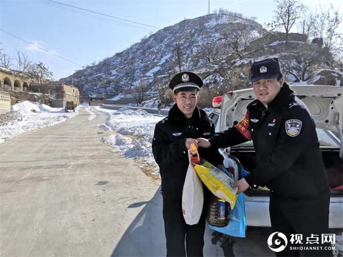 绥德铁警开展春节走访慰问活动