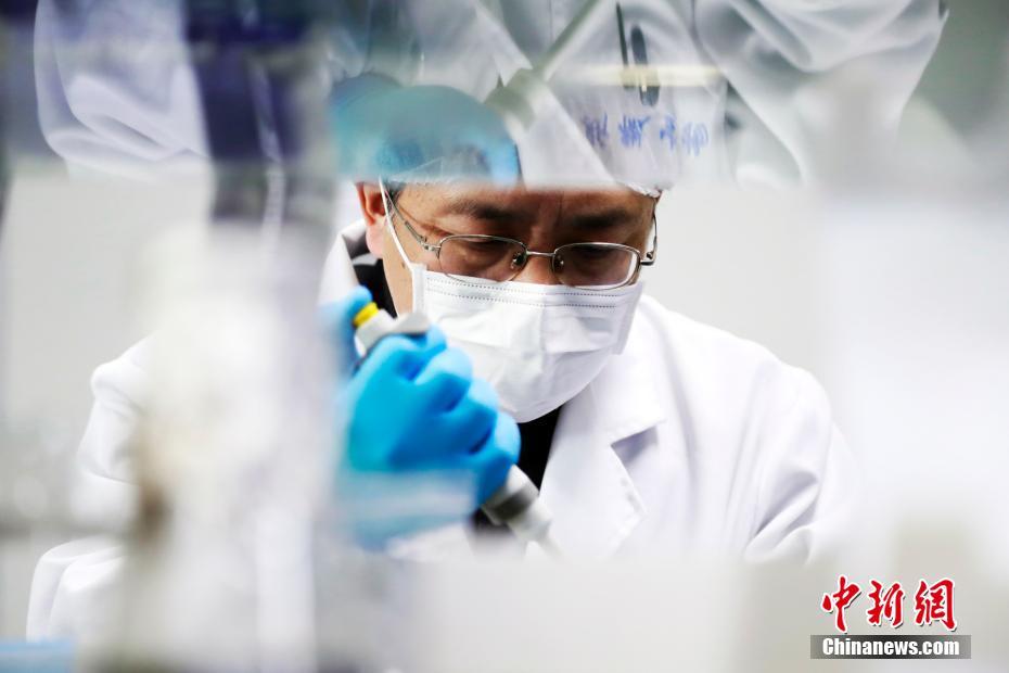 上海科研人员加速推动新型冠状病毒mRNA疫苗研发