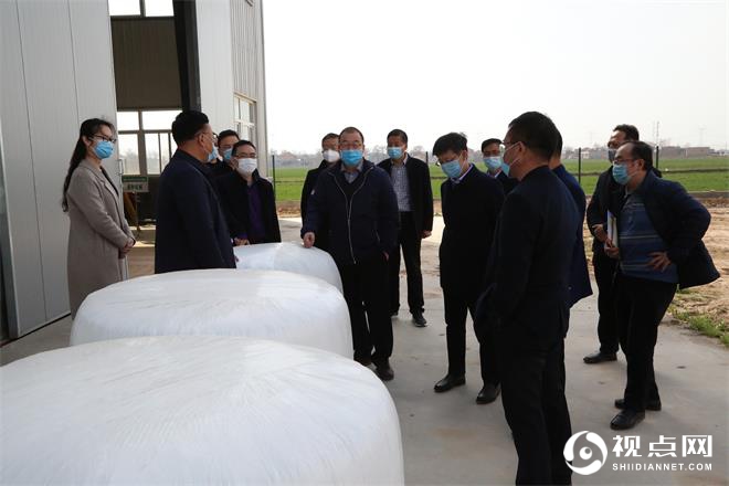 省厅宣讲团来临渭宣讲中央和省委“一号文件”并调研农业生产工作