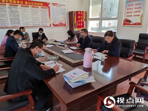 西乡县教研室调研堰口镇九年制学校毕业班工作
