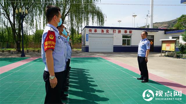 “两会”期间 绥德铁警积极开展纪律作风整顿活动 