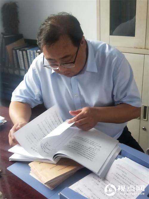 西乡县教体局党组书记、局长孙旭检查指导隆基中学党建工作