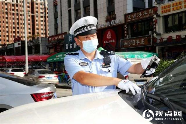 冰城交警：浴“火”奋战，“汗”卫城市交通