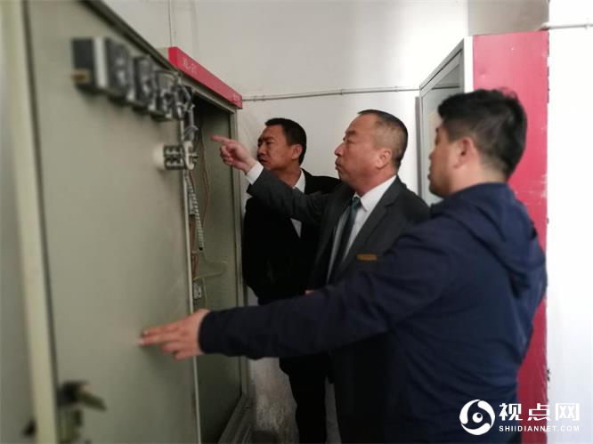 社区物业共同协商更换电缆线