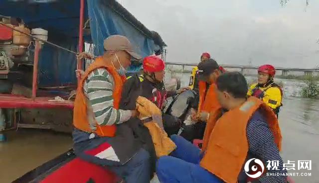 渔船搁浅！仨渔民被困险滩——哈市消防队员成功救援