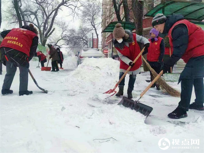 黑龙江哈尔滨市平房区发动各方力量迎战暴风骤雪