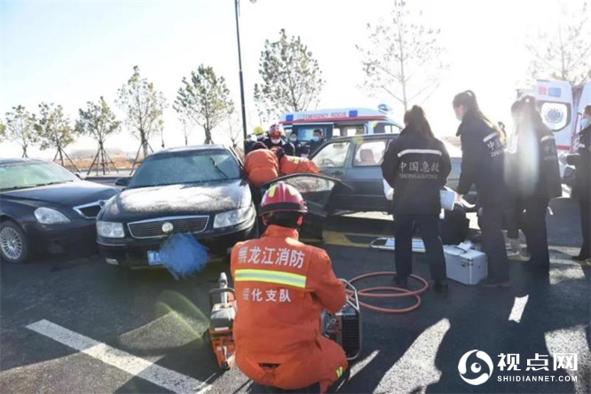 黑龙江省绥化市开展“减量控大”道路交通事故应急救援演练