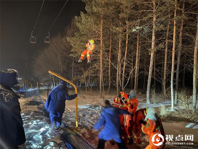 哈尔滨市一滑雪场缆车悬空故障19人全部获救