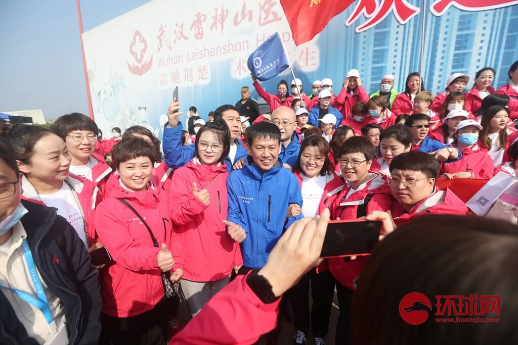 雷神山医院封舱后首次开放，400位援鄂医疗队员重返曾经战“疫”地方