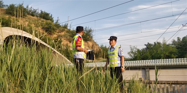 强化线路巡防 消除安全隐患 绥德铁警在行动