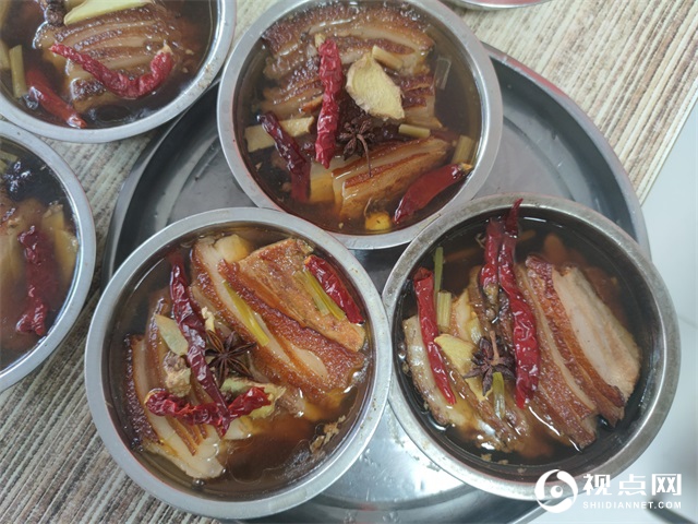 榆林美食之子洲手炖八碗：不能错过的美食