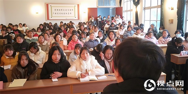 汉中市西乡县隆基中学举行女生心理生理健康教育活动