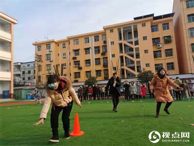 汉中市西乡县莲花小学开展庆元旦教职工趣味体育活动