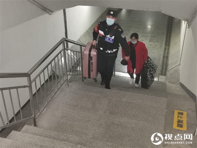 延安铁路公安处蒲城东站派出所：致敬中国人民警察节