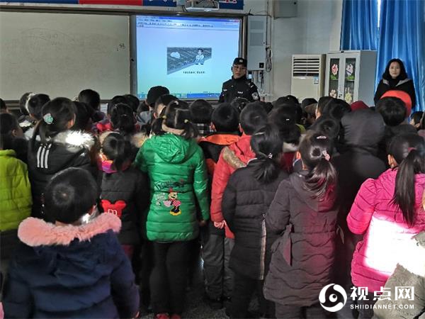 蒲城东站派出所深入辖区7个学校“开学安全第一课”
