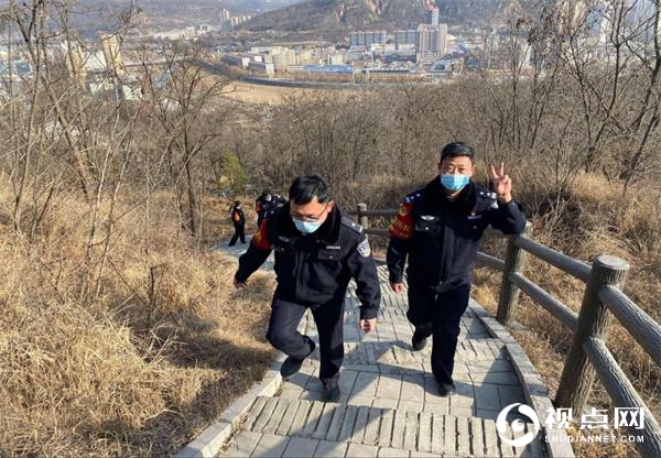 富县东站派出所组织全体民警辅警开展新年登高活动