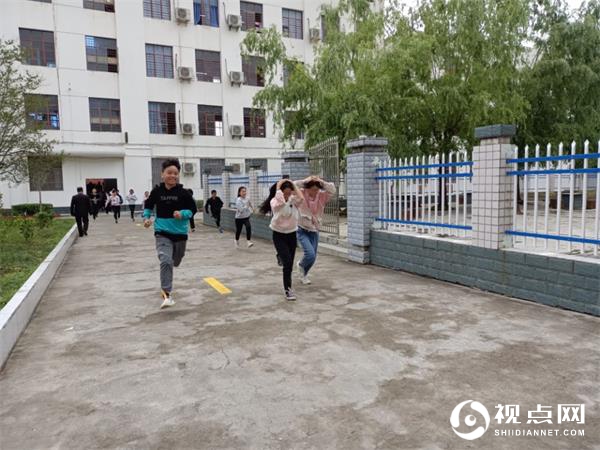 汉中市西乡县隆基中学开展防震减灾疏散演练活动