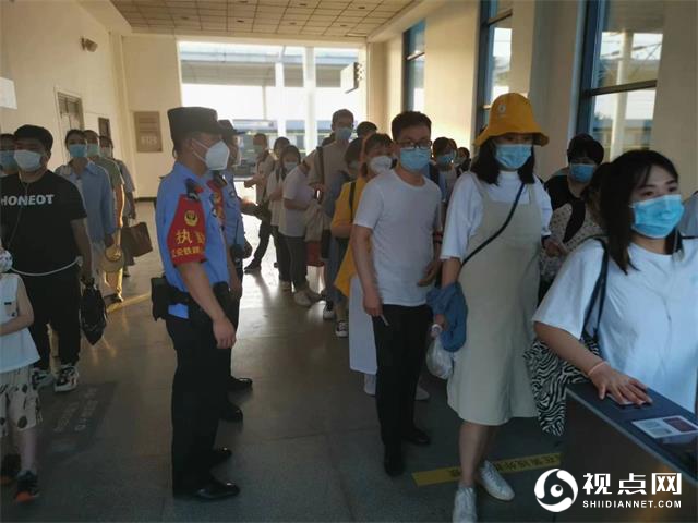 蒲城铁警：端午我在岗，守护旅客假期平安出行