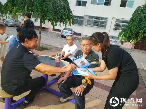 榆林市榆阳区崇文路街道学院社区养老诈骗宣传进小区