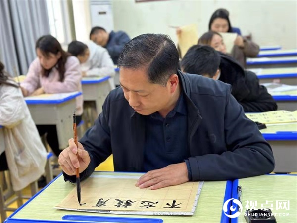 汉中市西乡县两河口镇中心学校开展教师基本功暨才艺大比拼活动