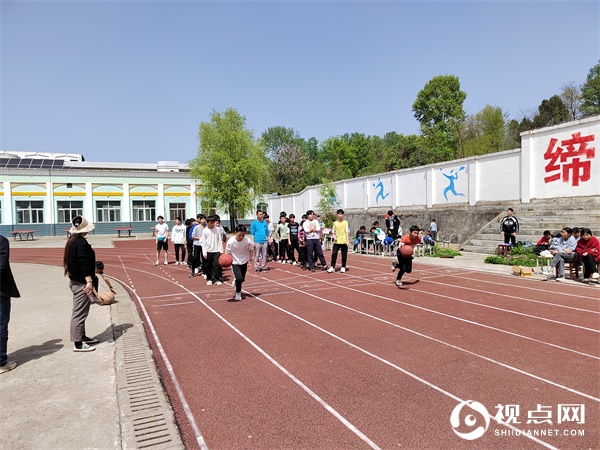 汉中市西乡县隆基中学举行春季趣味运动会