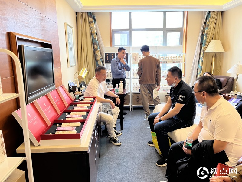 金酱·雅白隆重亮相2023成都春糖会，酱香光瓶喜迎八方来客！