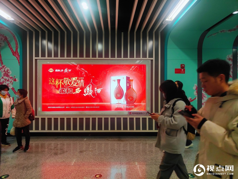 速进！春糖，除了观展、聚会还能免费打高尔夫球。