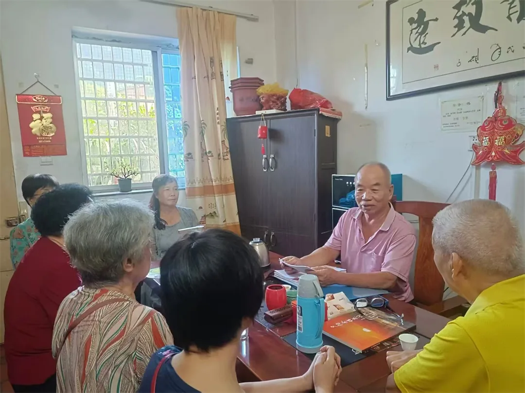 九九重阳 敬老情浓——福建永春县五里街社区老年协会开展重阳节走访慰问高龄老人活动 九九重阳 敬老情浓——福建永春县五里街社区老年协会开展重阳节走访慰问高龄老人活动