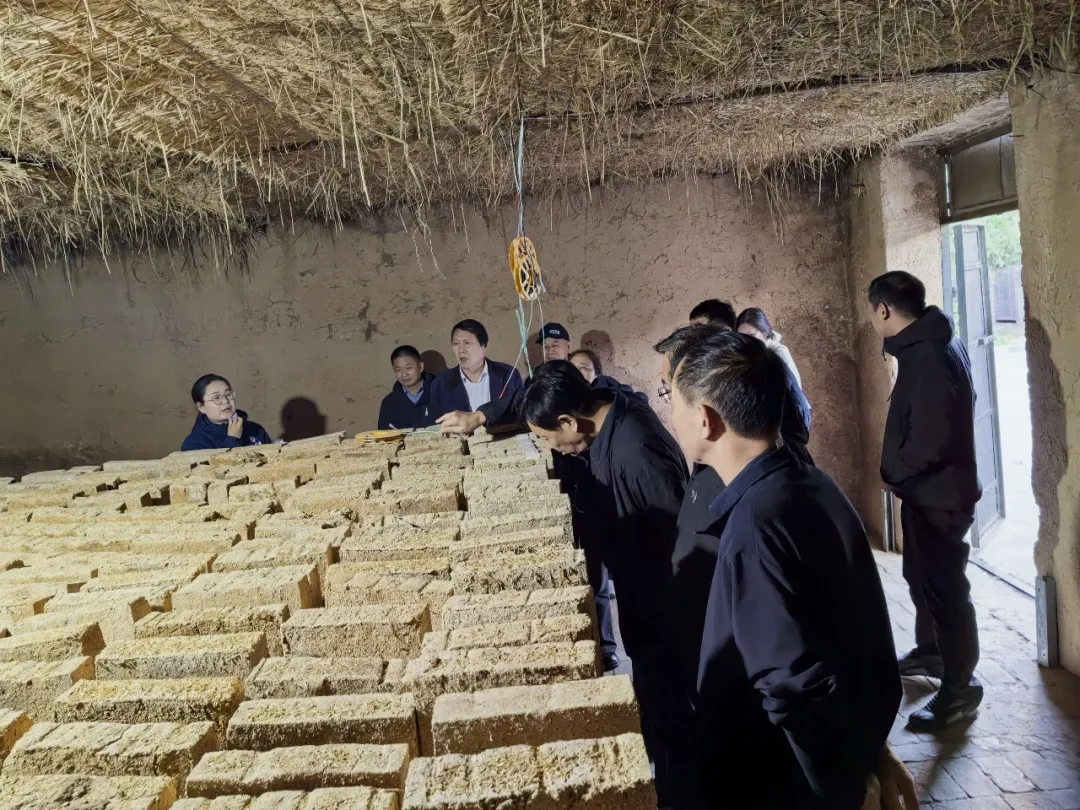 江苏扬中党政代表团考察<a href=https://www.shidiannet.com/GB/shaanxi/ target=_blank class=infotextkey>陕西</a>白水杜康酒厂 江苏扬中党政代表团考察<a href=https://www.shidiannet.com/GB/shaanxi/ target=_blank class=infotextkey>陕西</a>白水杜康酒厂