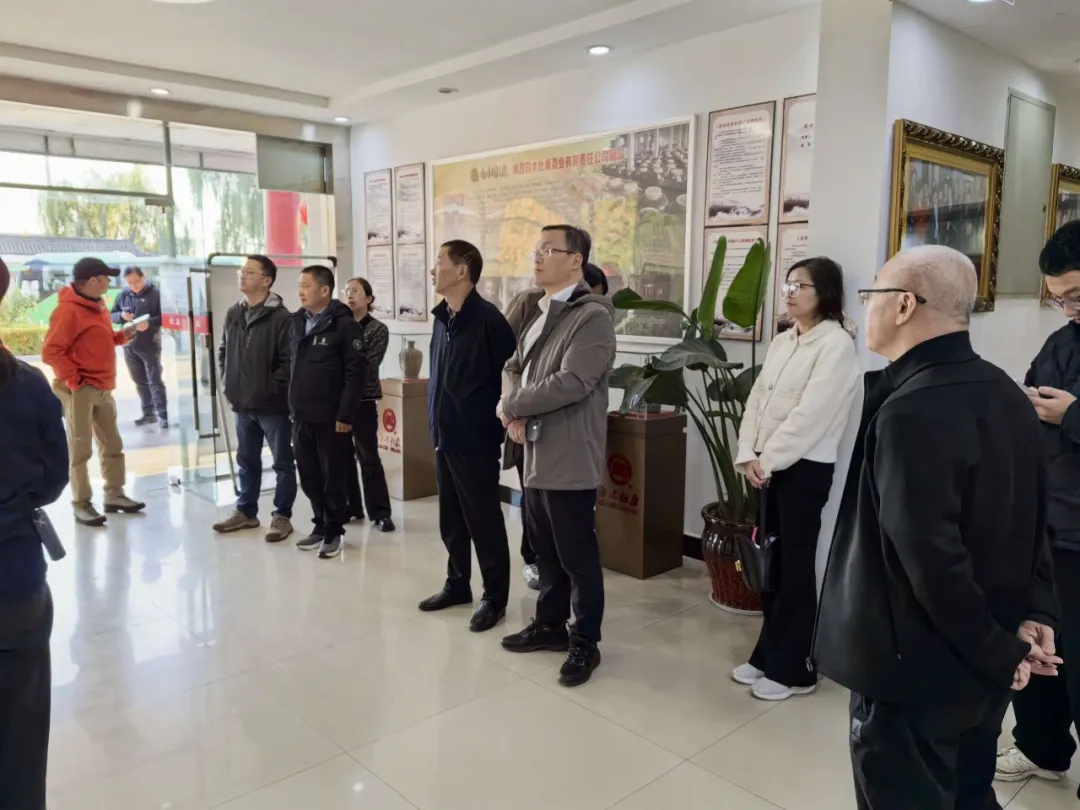 江苏扬中党政代表团考察<a href=https://www.shidiannet.com/GB/shaanxi/ target=_blank class=infotextkey>陕西</a>白水杜康酒厂 江苏扬中党政代表团考察<a href=https://www.shidiannet.com/GB/shaanxi/ target=_blank class=infotextkey>陕西</a>白水杜康酒厂