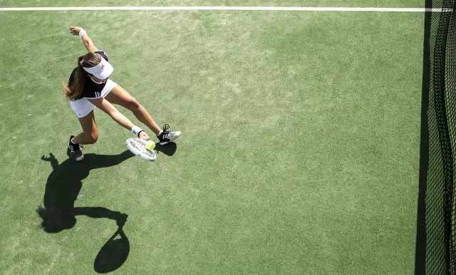 16岁孙心然错失两赛点,广网半决赛止步