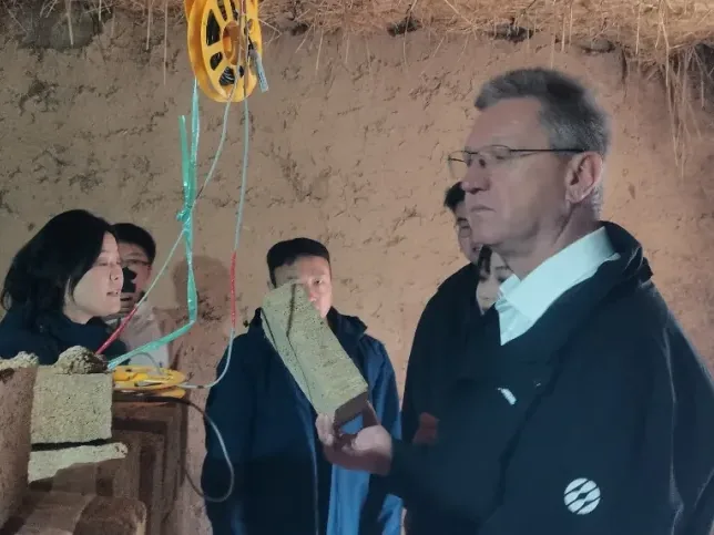 奥地利客商实地探访陕西白水杜康 国槐酒海与陶坛酒阵成品质“见证”