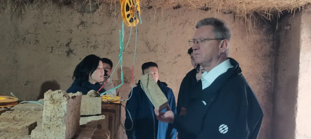 奥地利客商实地探访<a href=https://www.shidiannet.com/GB/shaanxi/ target=_blank class=infotextkey>陕西</a>白水杜康 国槐酒海与陶坛酒阵成品质“见证” 奥地利客商实地探访<a href=https://www.shidiannet.com/GB/shaanxi/ target=_blank class=infotextkey>陕西</a>白水杜康 国槐酒海与陶坛酒阵成品质“见证”